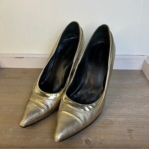 Versace Gold Leather Pointed Toe Pumps Heels 38 Made in Italy Designer Classy